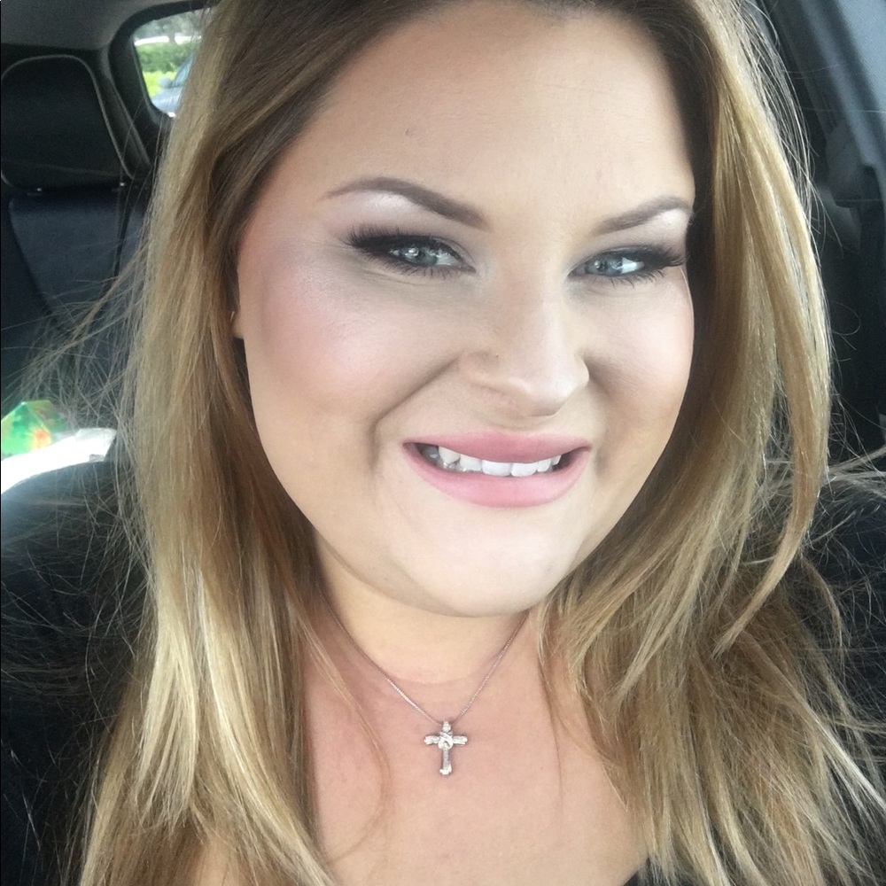 Meet your Posher, Crystal